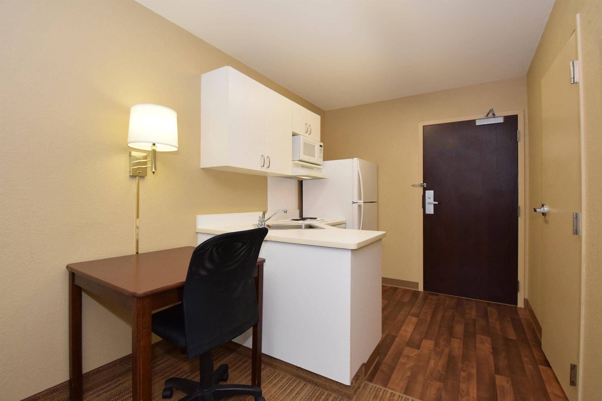 Extended Stay America Suites - Rockford - I-90 Екстер'єр фото