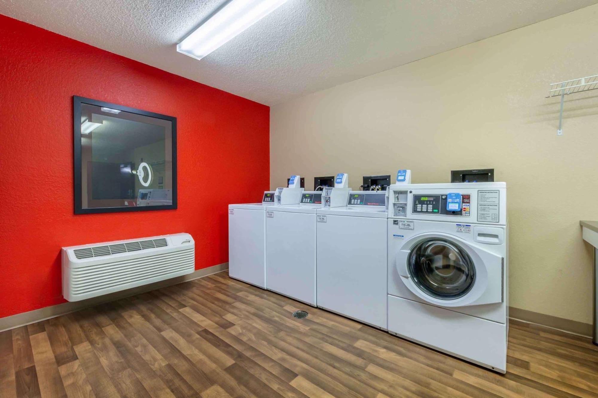 Extended Stay America Suites - Rockford - I-90 Екстер'єр фото