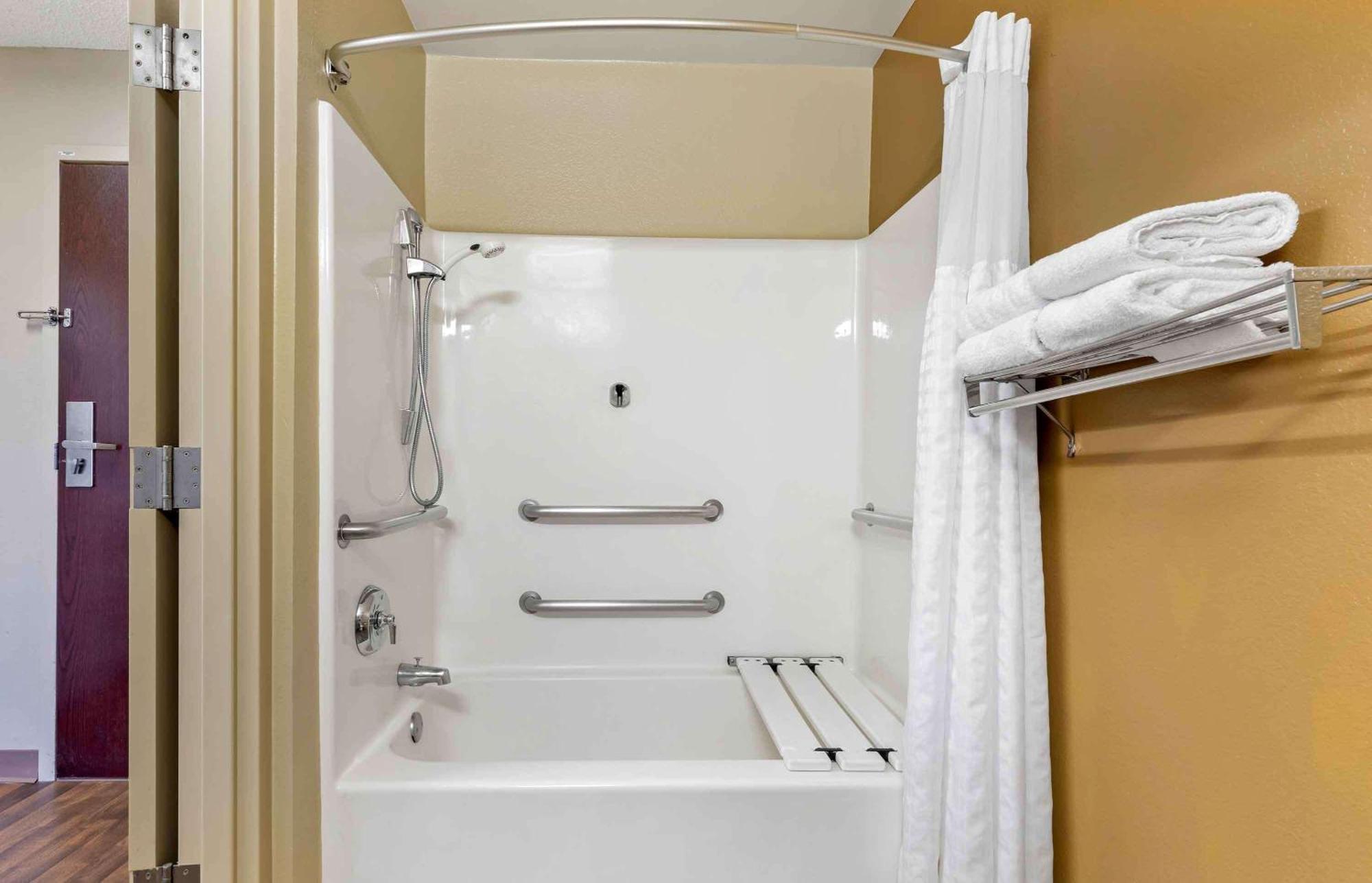 Extended Stay America Suites - Rockford - I-90 Екстер'єр фото