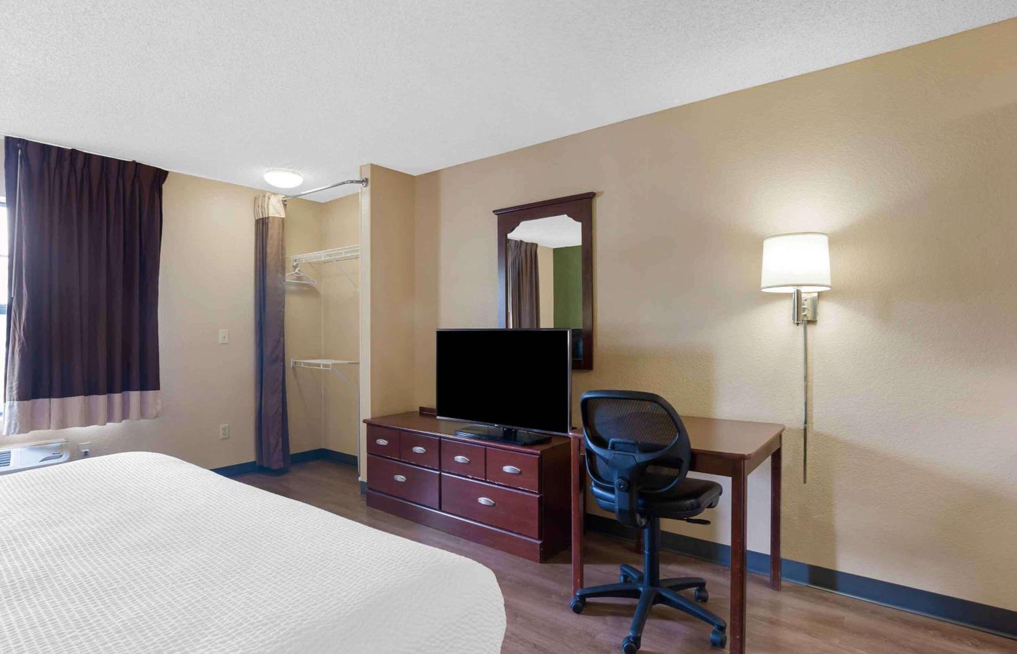 Extended Stay America Suites - Rockford - I-90 Екстер'єр фото